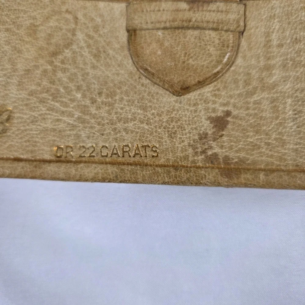 Vtg Florentine Tan Leather Gold Embossed Wallet